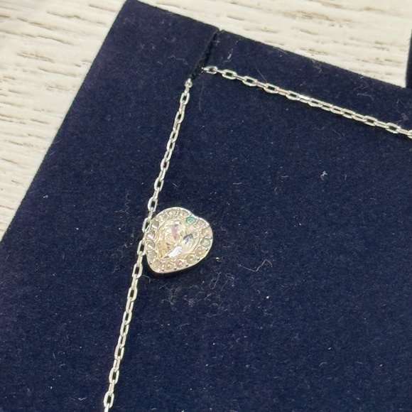 Swarovski Cyndi Set Heart Earrings and Necklace (in box) - Picture 6 of 6